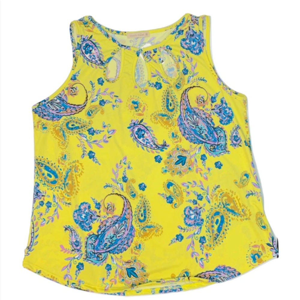 🆕 Coco’s Closet Keyhole Paisley Top